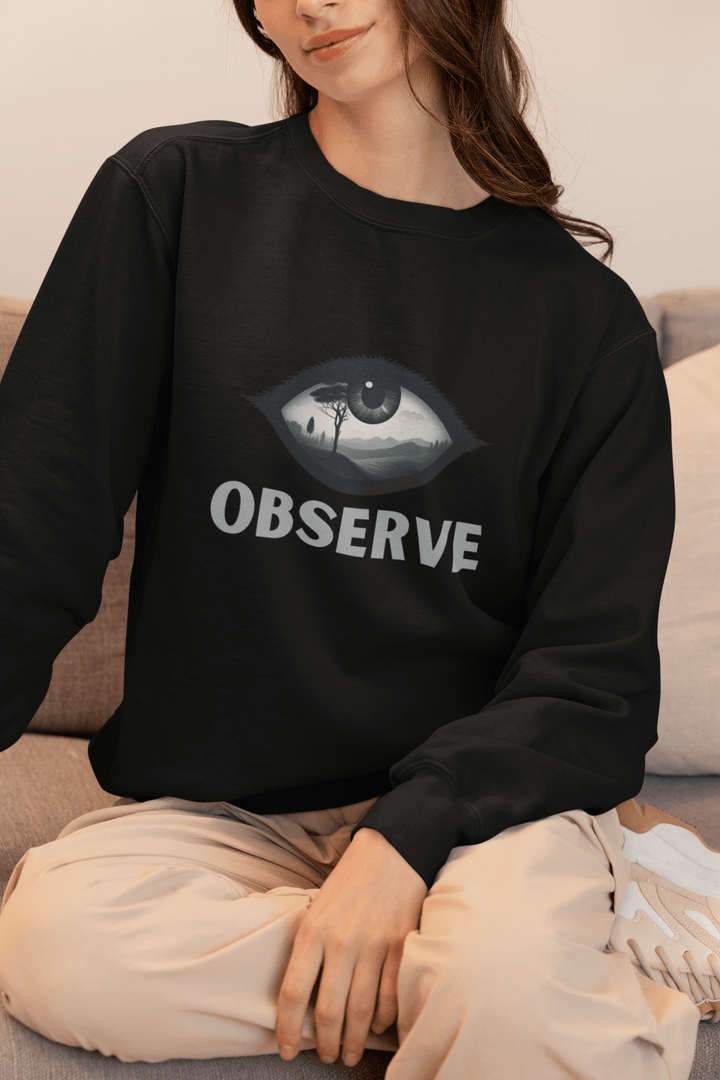 Observe Monochrome Eye – Graphic Women's Sweatshirt - Entitee