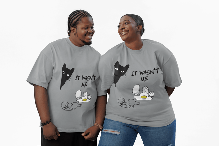 Wasn’t me ! Mischievous black cat with Broken Egg - Entitee